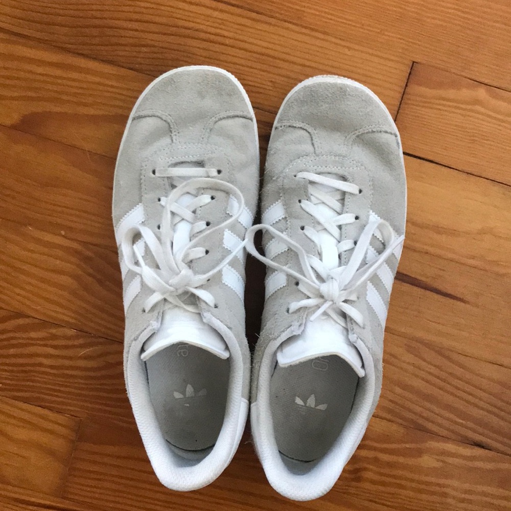 Adidas Gazelle in Tan lightly worn